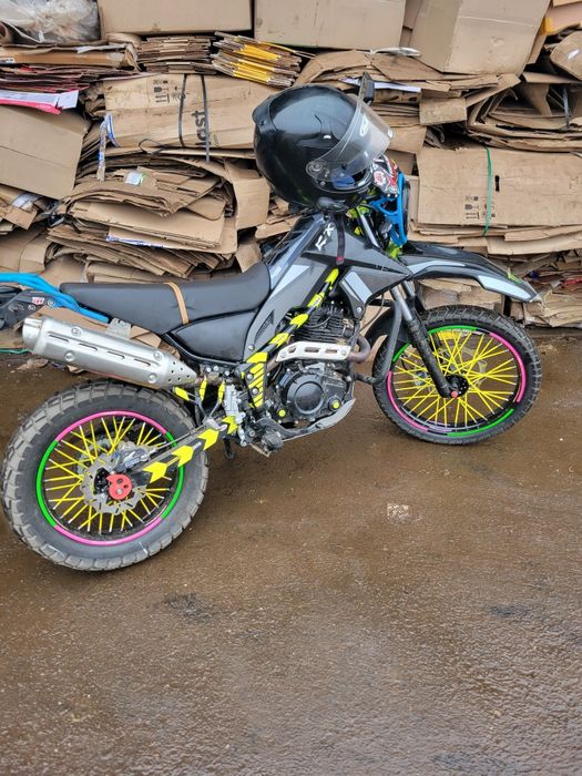 Мотоцикл Спарк, ендуро.