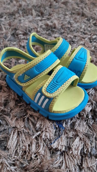Adidas sandałki r 20
