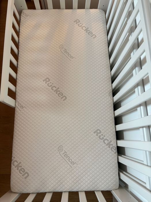 Łóżeczko Klupś Iwo 120x60 cm z materacem Rucken Stabil