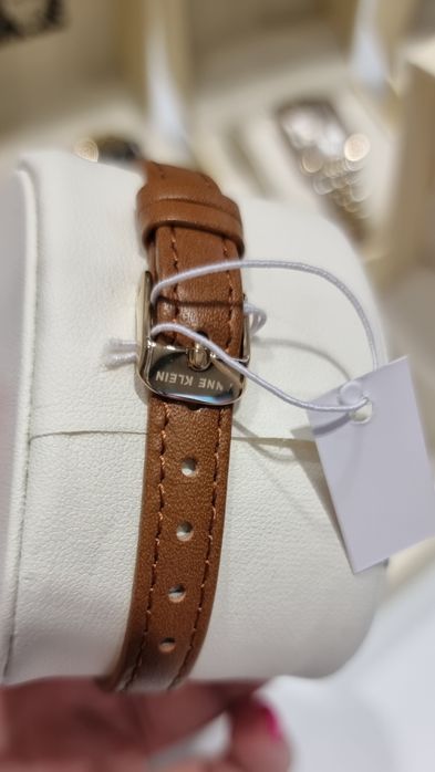 Женские часы Anne Klein