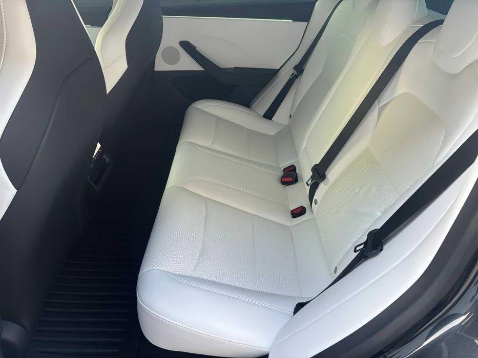 Tesla Model 3 Performance      2025
