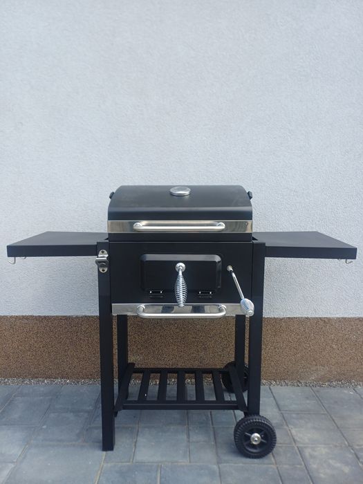 Grill ogrodowy węglowy