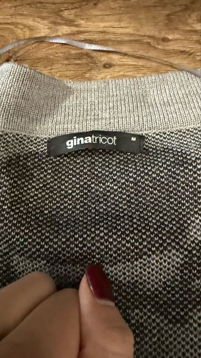 Продам теплу стильну кофту