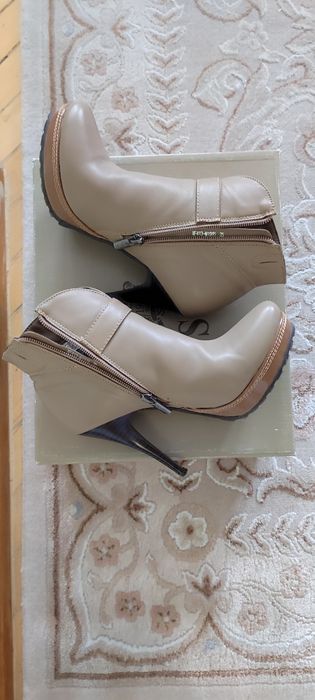 Черевики жіночі, ботильйони, шкіра, 22.5-23 см, 35 розмір