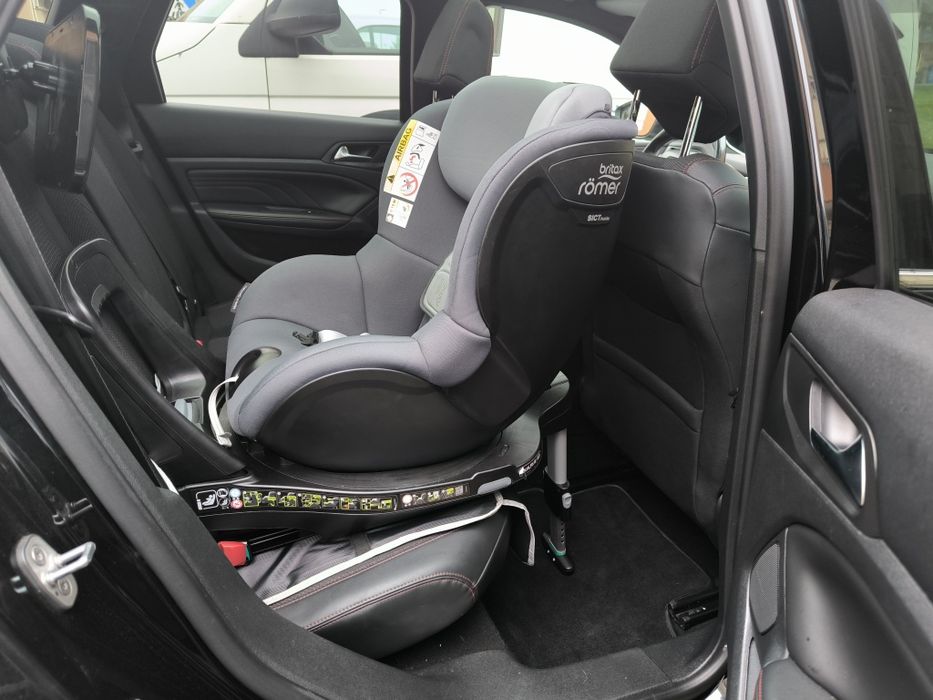 Cadeira Auto Britax Römer Dualfix M i-Size 360º Isofix