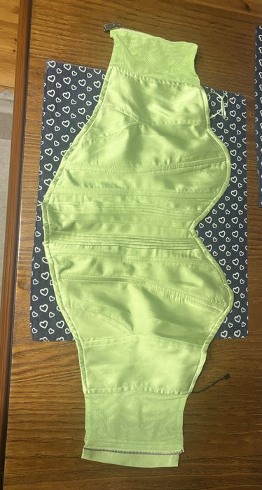 jasno zielony gorset na suwak Bershka