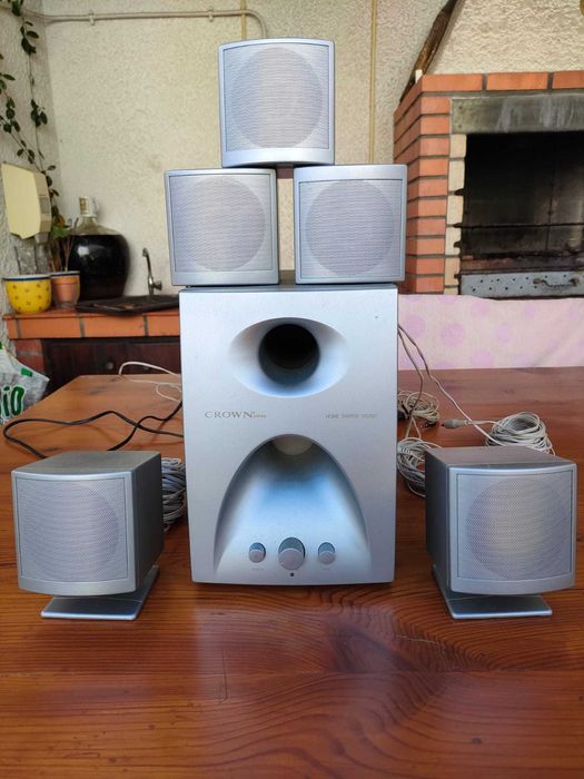 Sistema de som Crown "Home Theater System"