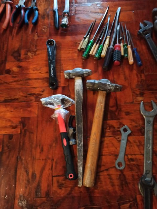 Інструменти слюсарні