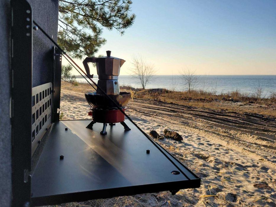 Стіл на двері багажника в авто відкідний та розкладний