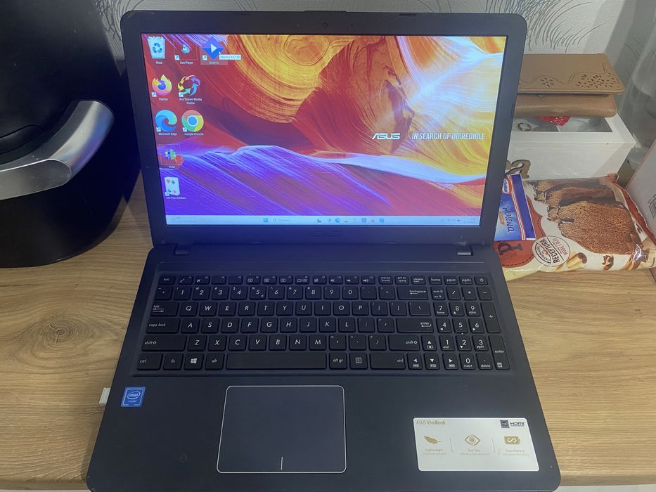Laptop Asus x543m prawie nie uzywany