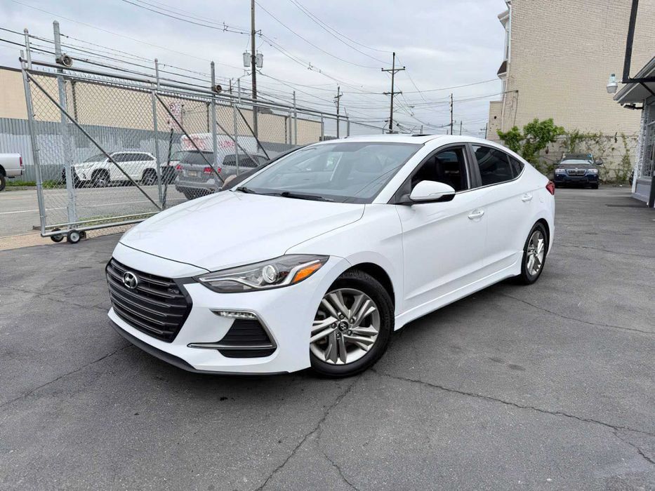 Hyundai Elantra Sport      2017