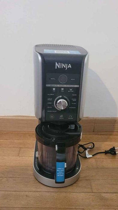 Máquina de Gelados Ninja Creami Deluxe - Novo