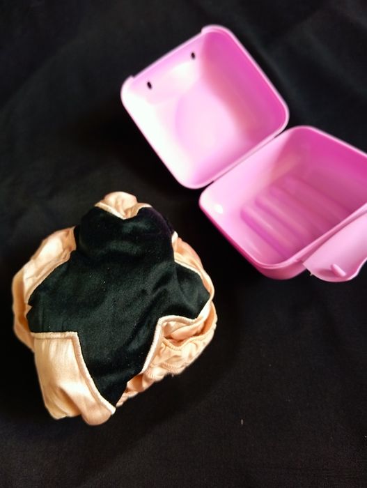 Нежный подарок для любимой: трусики Topshop в красивом боксе