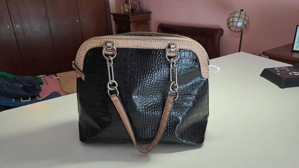 Mala da marca Guess