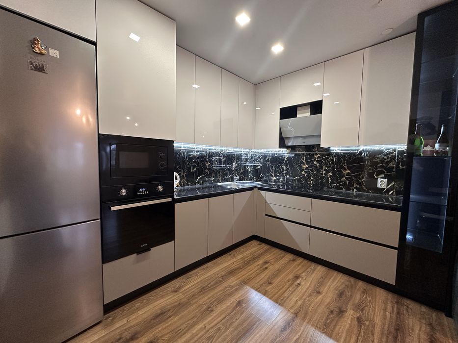 Продаж квартири кухня-студія+спальня в новобудові