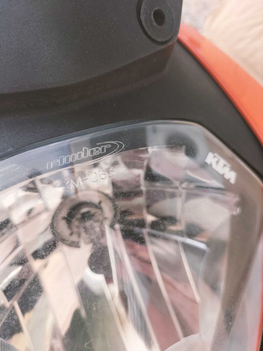 Farol KTM Duke 125/200/390 (2011-2016)