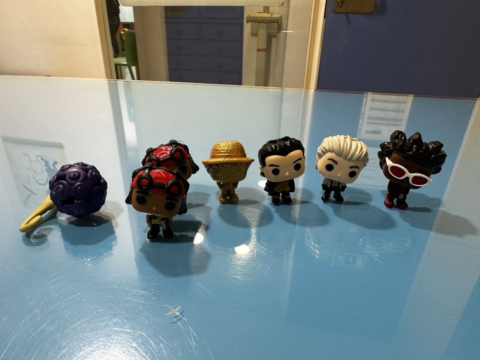 Troca ou venda figuras one piece Kinder