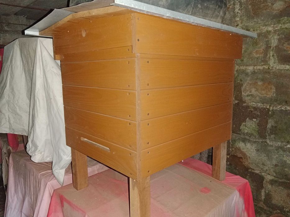 Ule dadant drewniane