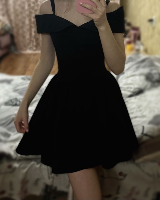 Платье нарядное,черное