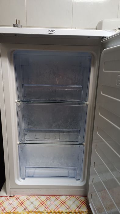 Arca congeladora da marca Beko praticamente nova