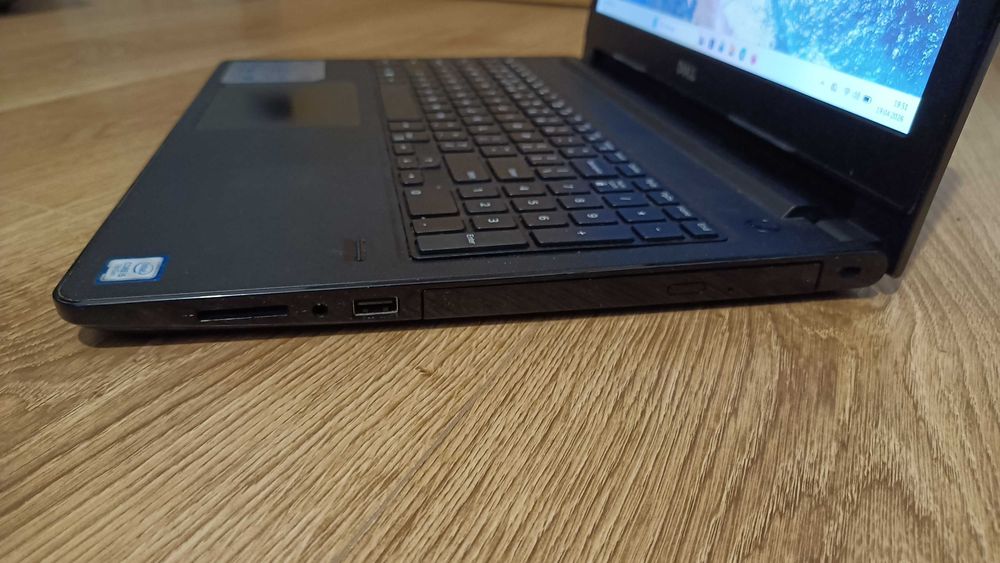 Laptop DELL Vostro 3568 i5 SSD