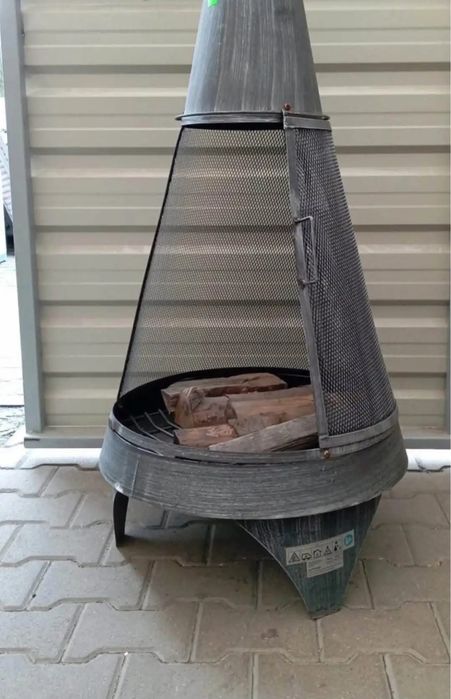 Ogrodowy kominek palenisko