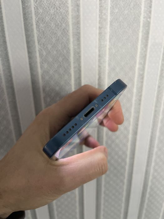 Apple iPhone 13 256 gb. Неверлок, акб 100%