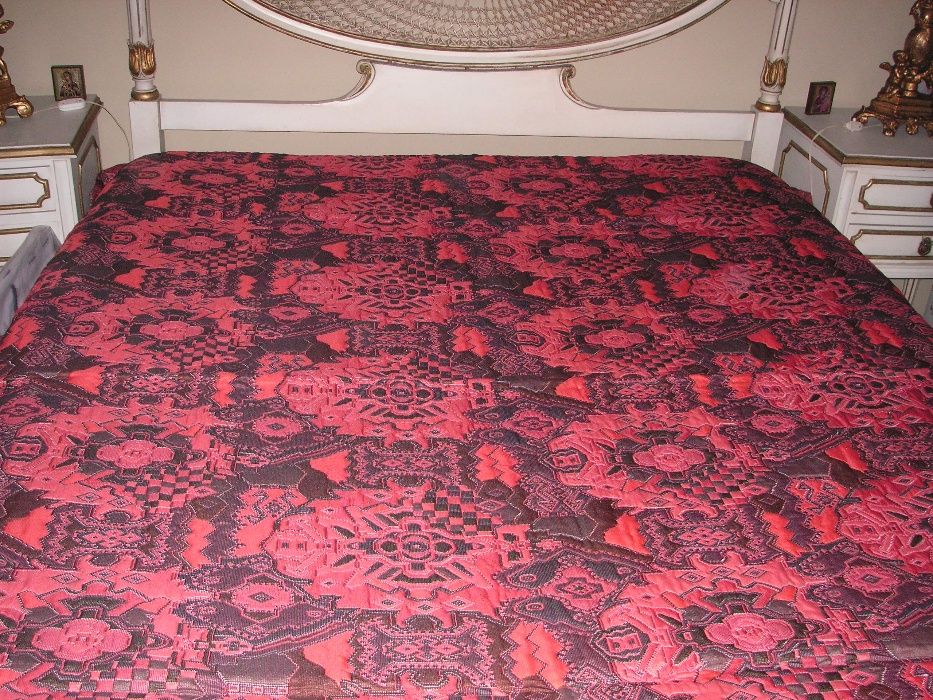 Colcha Antiga Têxteis LOL