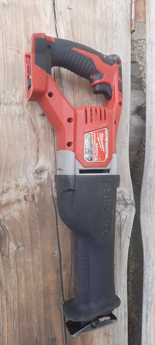 Milwaukee 2621-20 (сабельна пила)