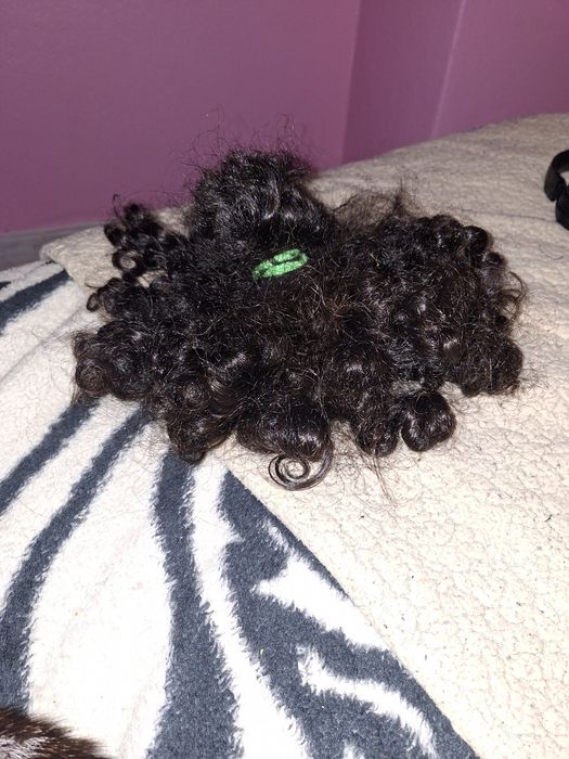 Cabelo natural, virgem encaracolado 40 cm, preto ,jovem 18 anos