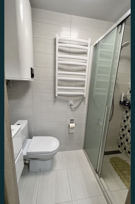 Квартира 4 комнатная  100м.кв. новый ремонт мебель техника