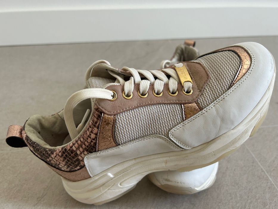 Ténis da Ruika em branco e rosa - baixa preço