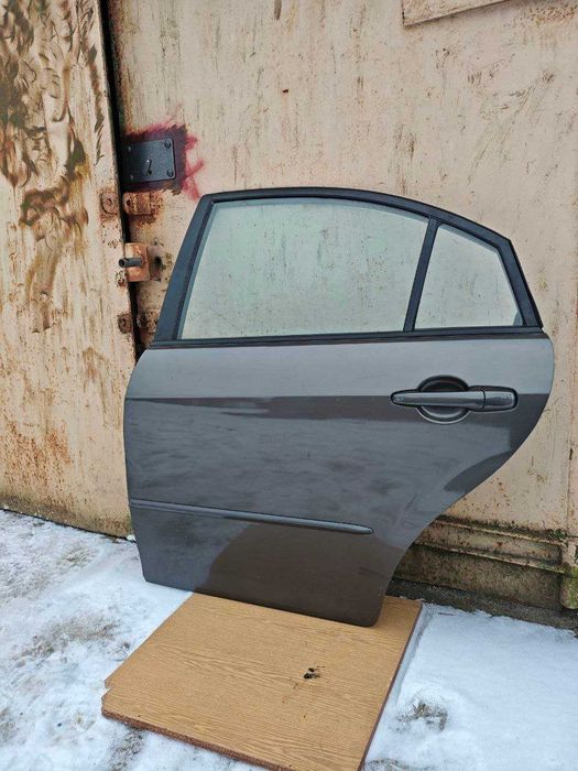 Mazda 6  хечбек дверь левая задняя