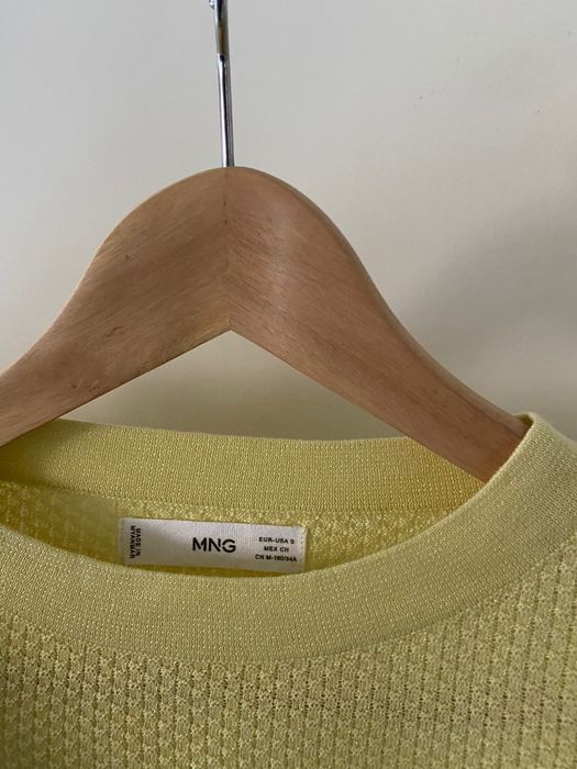 Camisola amarela da Mango