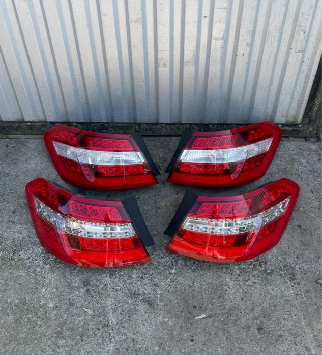 Розборка Задні фонарі стопи Mercedes e class w212