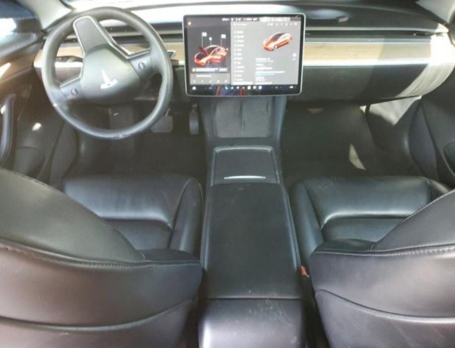 Tesla model 3 (2021)