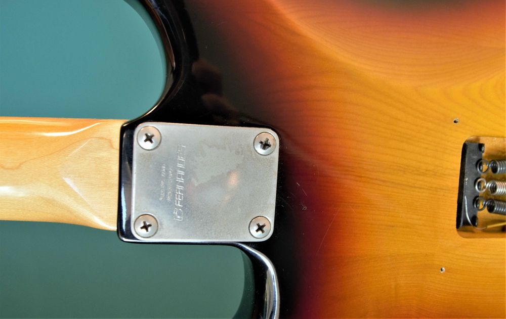 stratocaster FERNANDES FST65 made in japan 1981