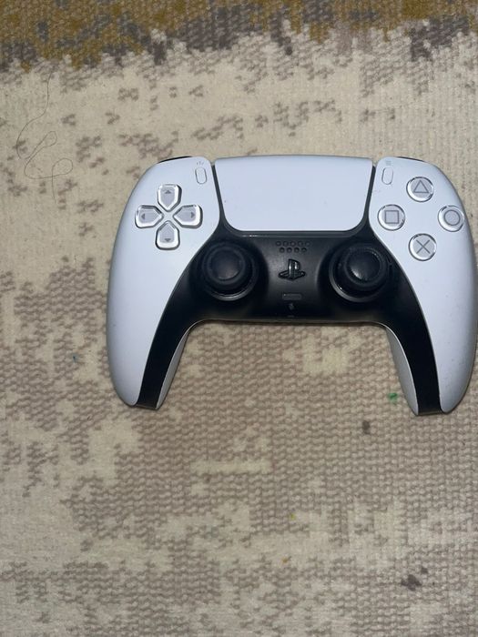 Playstation 5 з дисководом і підпискою до квітня