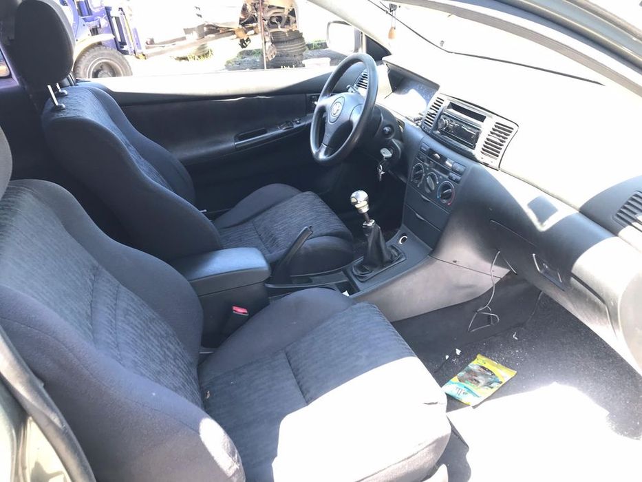 Toyota Corolla E12 2.0 D-4D 3P 2002 - Para Peças