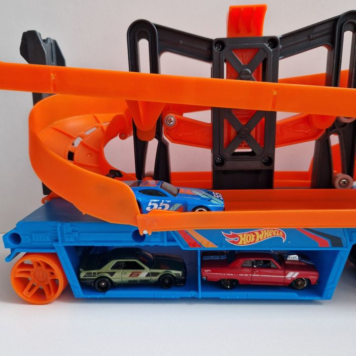 Hot Wheels Хот Вілс Автовоз Транспортер Крутий спуск City Lift & Launc