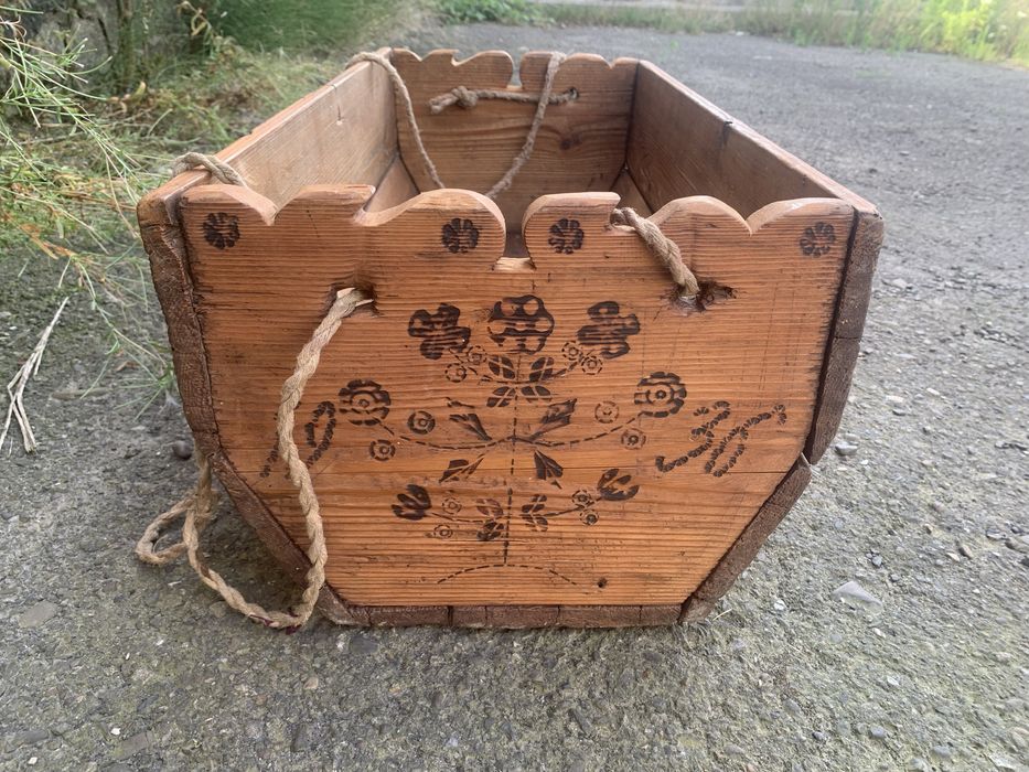 Стровинна дитяча колиска, підвісна кроватка