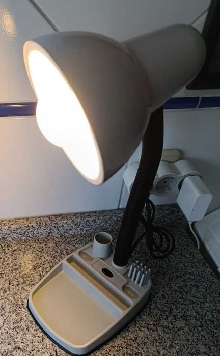 Candeeiro de mesa ajustável
