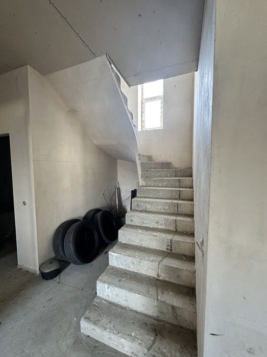 Продаж котедж приватний будинок особняк Львів Скнилів