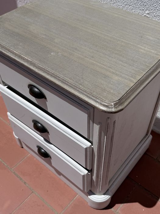 Mesa de cabeceira