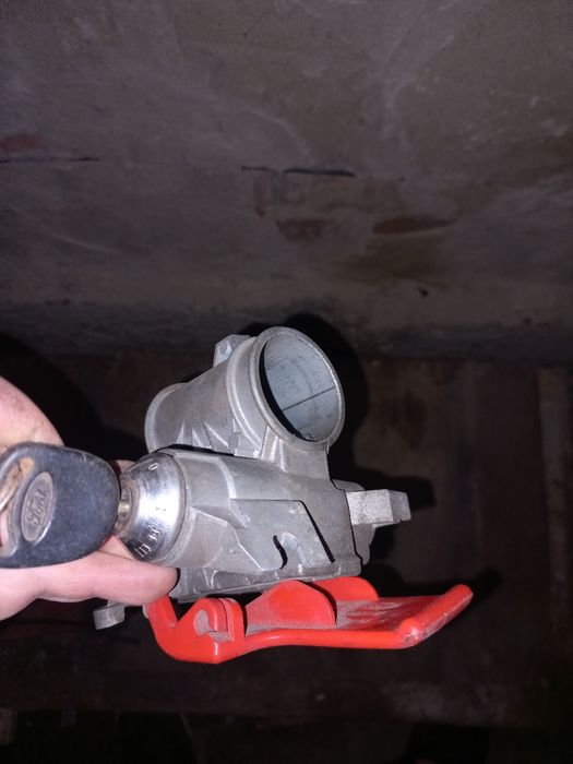 Форд Эскорт мк 5 корпус замка зажигания, замок ключ