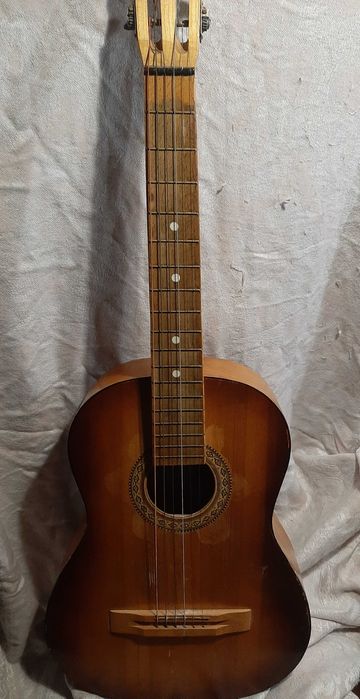 Шестиструнная гитара Ленинградка