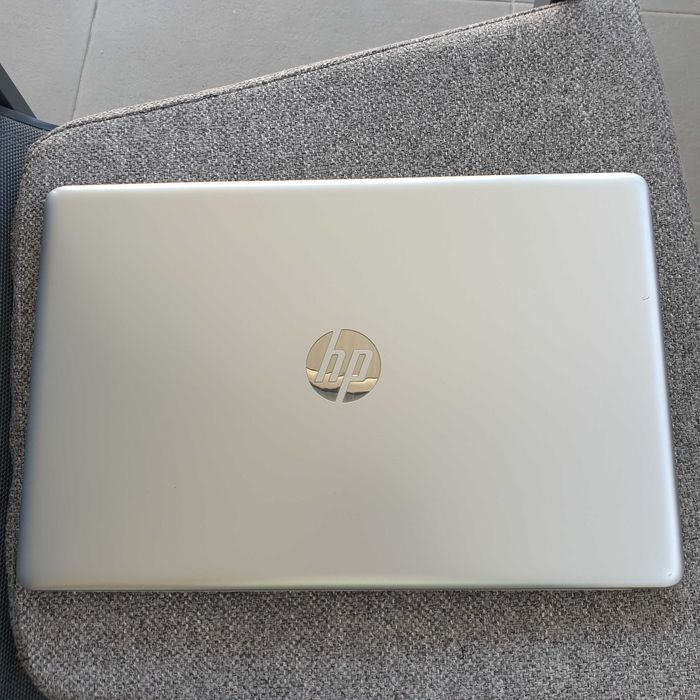HP 15-Db0146ur, display 15.6", processador i5-8250U, 8gb memória