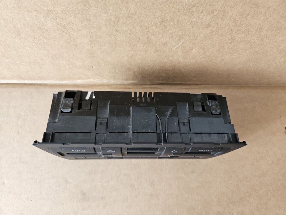Audi A4 B7 8e0 Seat Exeo panel klimatyzacji nawiewu 8E0820043BL