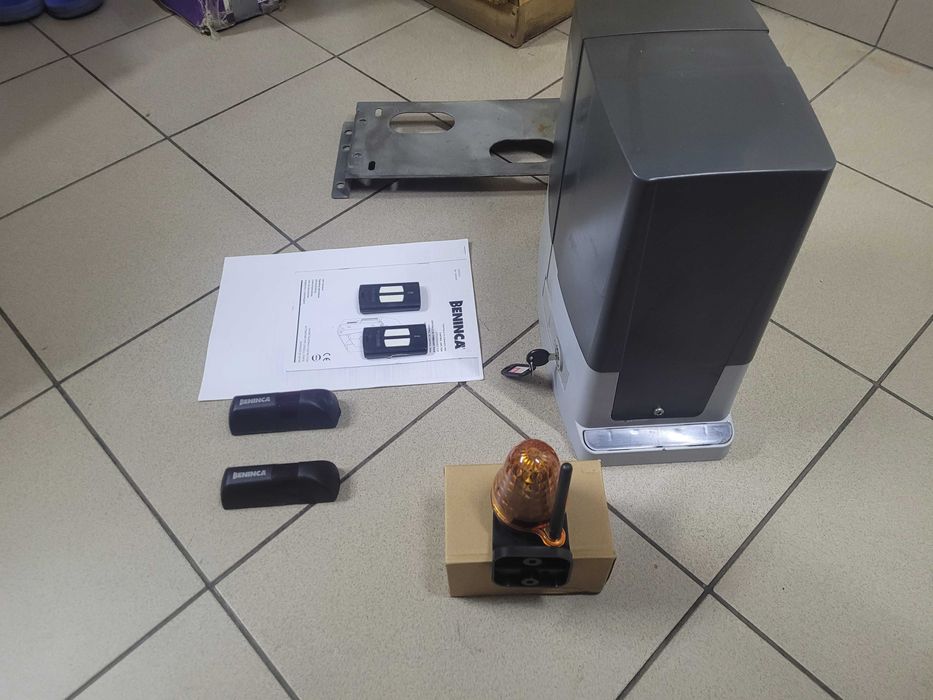 napęd do bramy przesuwnej