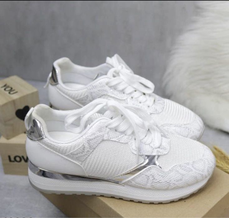 Кросівки нові 36 розмір